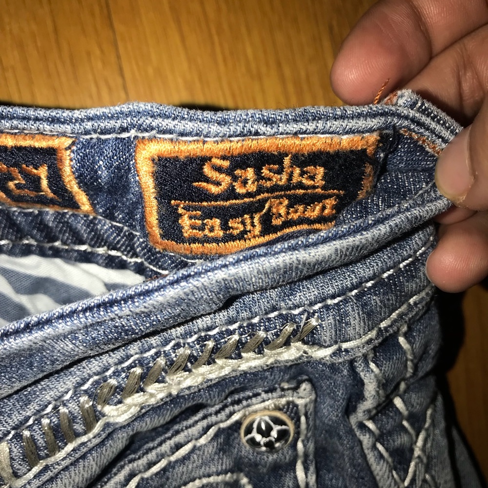 Rock Revival Jeans - Picture 4 of 4
